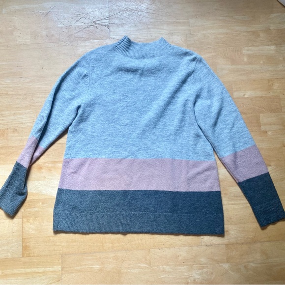 Liz Claiborne Weekend Cozy Grey & Pink Sweater Women’s Large - Picture 4 of 5